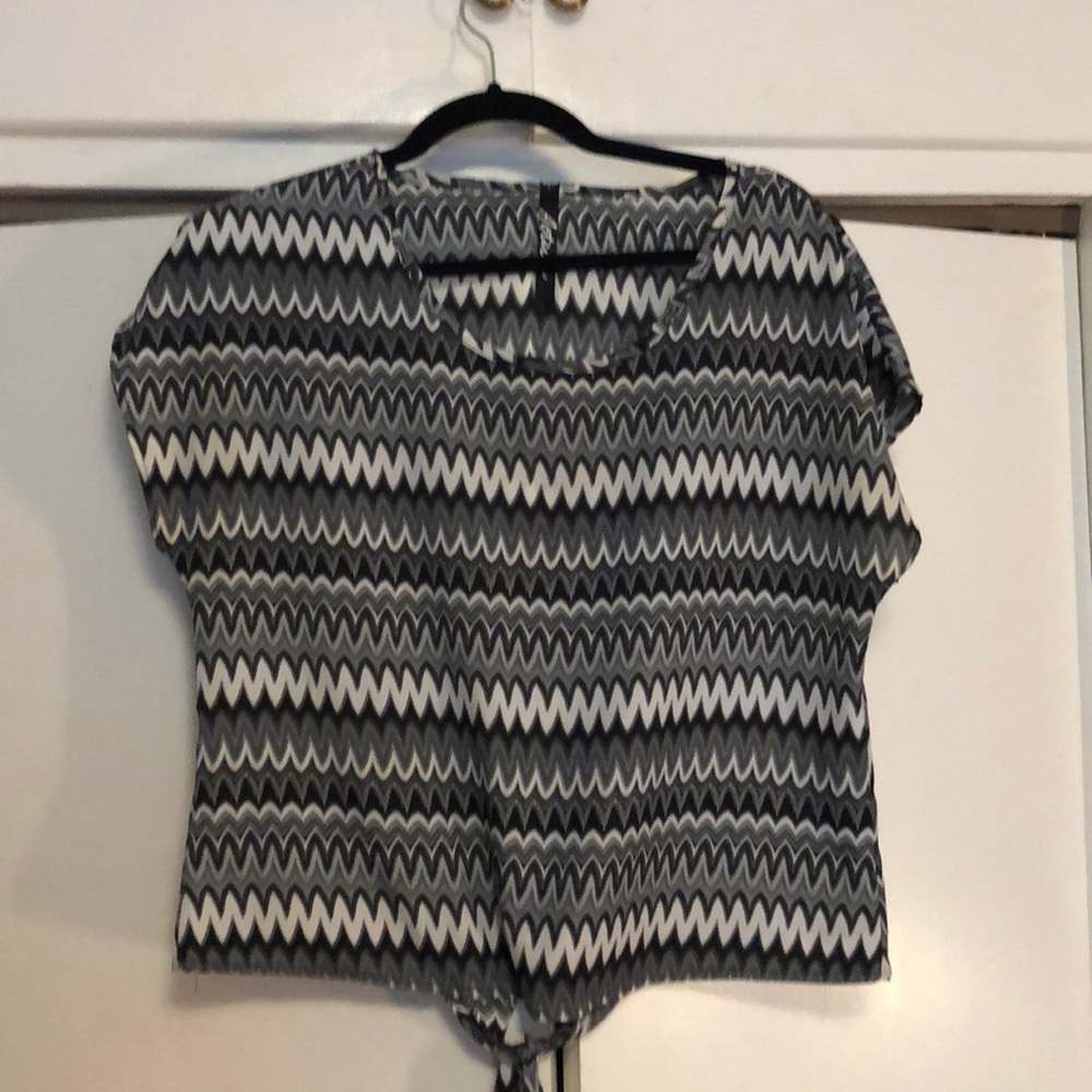 Black and white zig zag front tie blouse.